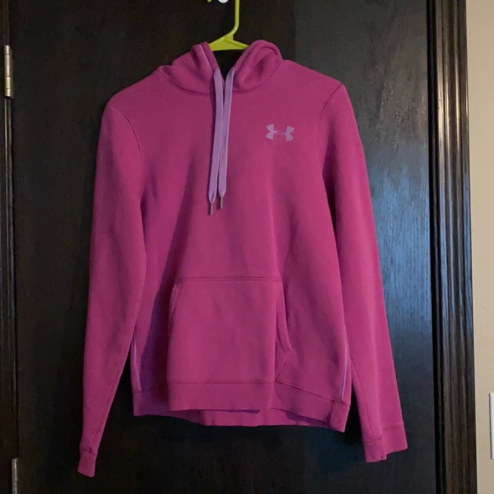 Small Under Armour sweatshirt. Worn a couple times, like new
